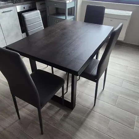 Elegante * Carbonia